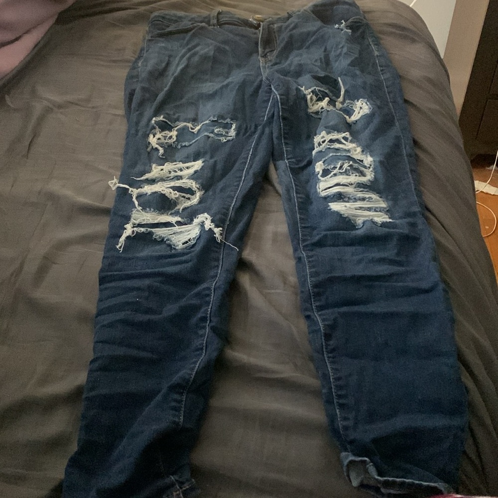 SO brand distressed jeans